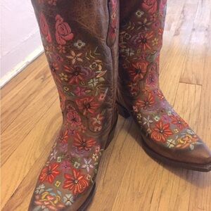 Black Star Sweetgrass Embroidered Boots